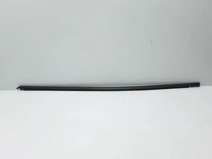 Volvo XC40 (2017 - ) 31457000 Накладка стекла передней двери — фото 2