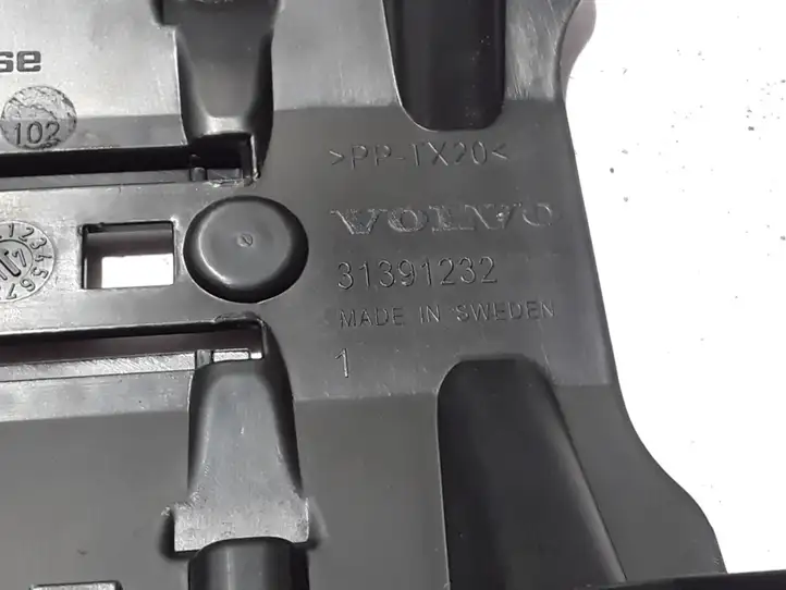 Volvo XC60 (2017 - ) 31391232 Другая часть кузова — фото 2