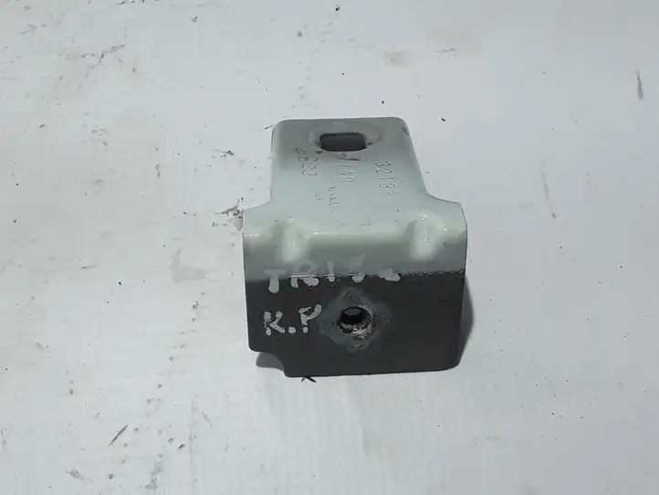 Renault Trafic III (X82) (2014 - )  631425089R Держатель крыла