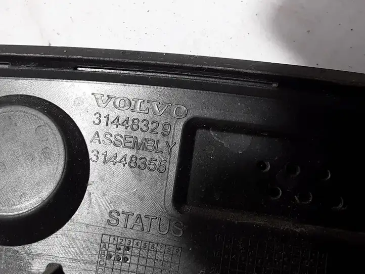 Volvo XC40 (2017 - )  31448329 Отделка крыла (молдинги)