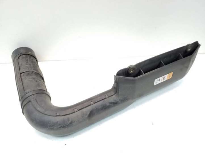 282103Z000 Hyundai i40 Oro paėmimo kanalo detalė (-ės)