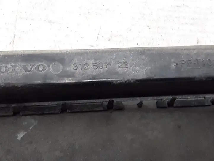 Volvo V70 (2013 - 2016) 31250723 Решетка в крыле — фото 3