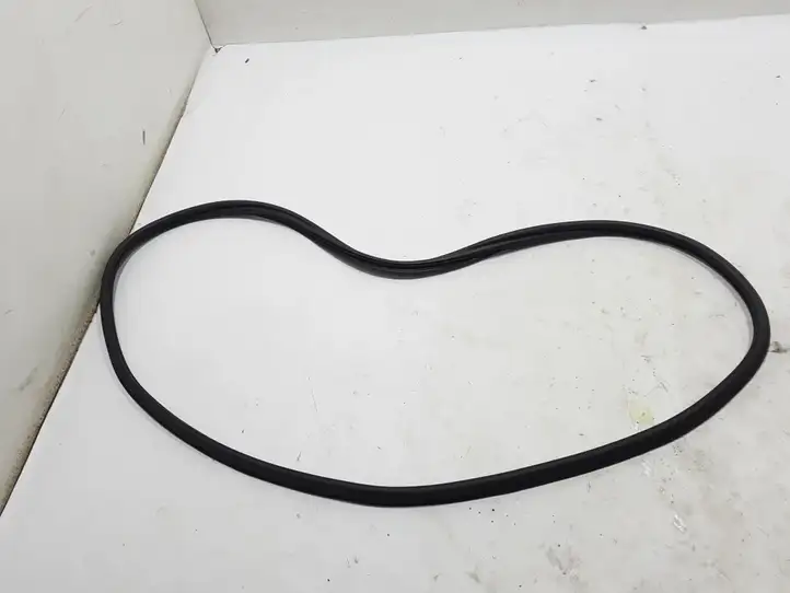 Renault Captur II (2020 - ) 908309581R Уплотнитель багажной двери (кузов) — фото 2