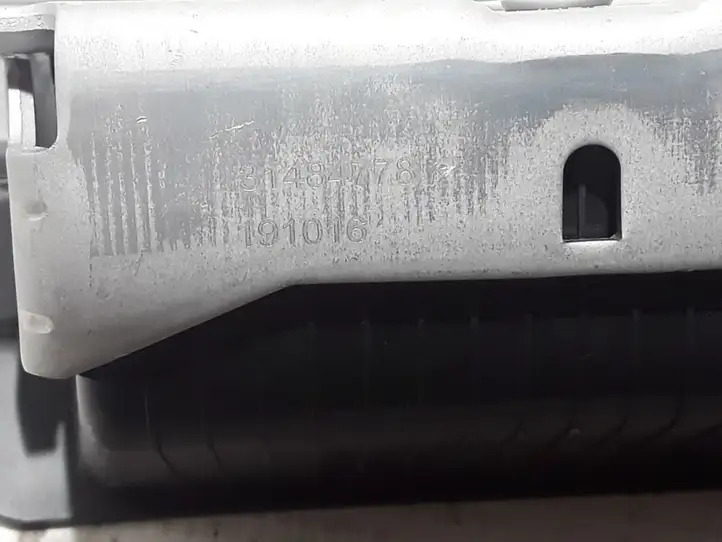 Volvo S60 (2018 - ) 31484778 Скоба замка крышки багажника — фото 2