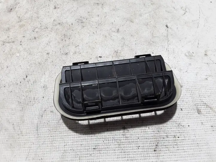 Mercedes-Benz CLA C117,X117,W117 (2013 - 2019) A1698300342 Решетка в крыле — фото 2
