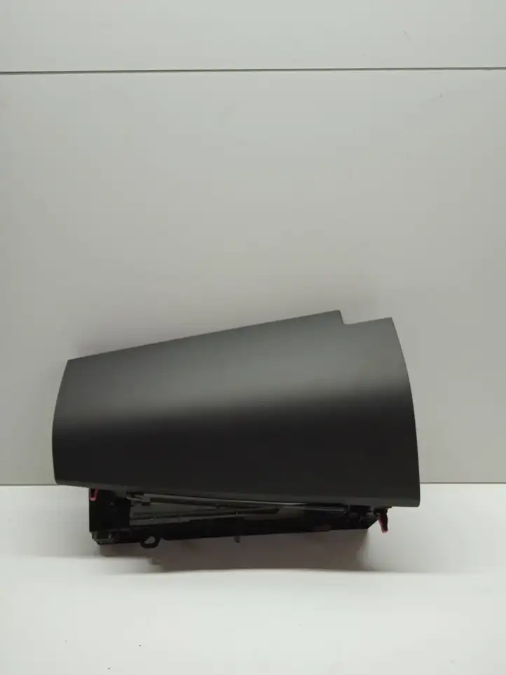 Toyota Prius (XW20) (2003 - 2009) 5553147030 Вещевой ящик — фото 1