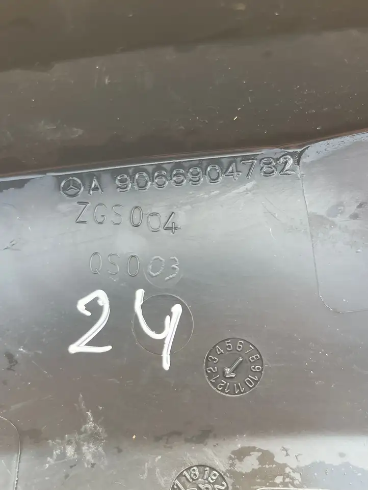 Mercedes-Benz Sprinter W906 (2006 - 2018) a9066904782 Молдинг крыла — фото 3