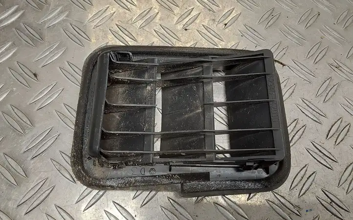 Toyota Prius+ (ZVW40) (2011 - 2018) 6294016060 Вентиляционная решетка кузова — фото 2