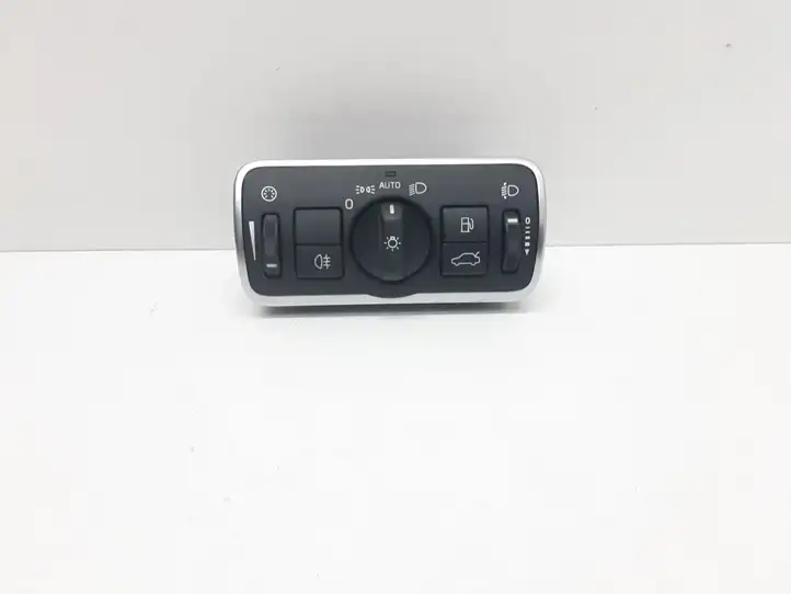 Volvo XC60 (2013 - 2017) 30739456 Включатель фонарей — фото 1