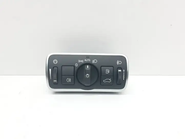 Volvo XC60 (2013 - 2017) 38739448 Включатель фонарей — фото 1
