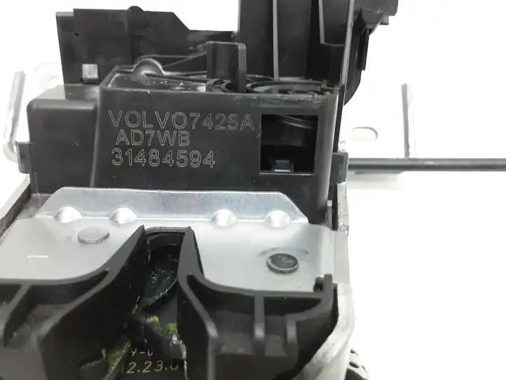 Volvo S90, V90 (2016 - 2020) 31484594 Замок крышки багажника — фото 3