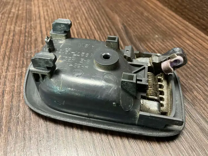 Toyota Corolla E110 (1995 - 2002) 6927712130 Внутренняя ручка задней двери — фото 3