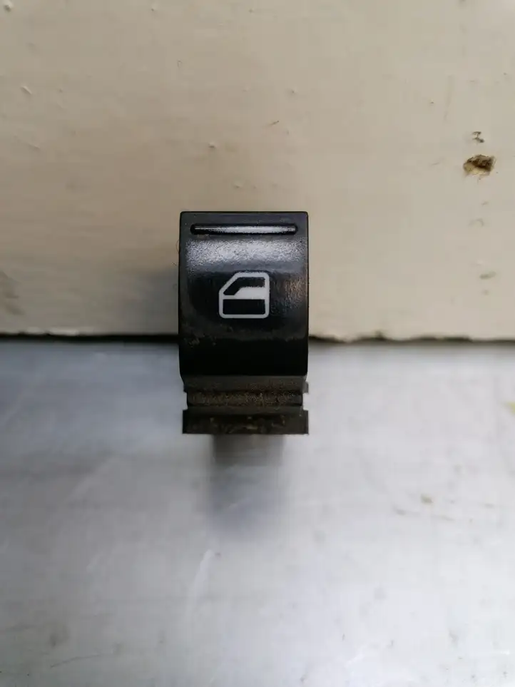 Volkswagen Golf V (2003 - 2009) 7L5959855B Кнопка стеклоподъемников — фото 1