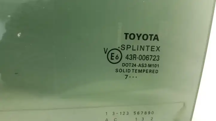 Toyota Avensis T250 (2006 - 2009) Стекло задней двери — фото 2