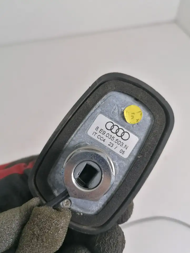 Audi A4 S4 B7 8E 8H (2004 - 2009) 8E9035503N GPS антенна — фото 3
