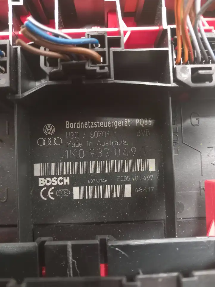 Volkswagen Touran I (2003 - 2010) 1K0937049T Модуль комфорта — фото 2