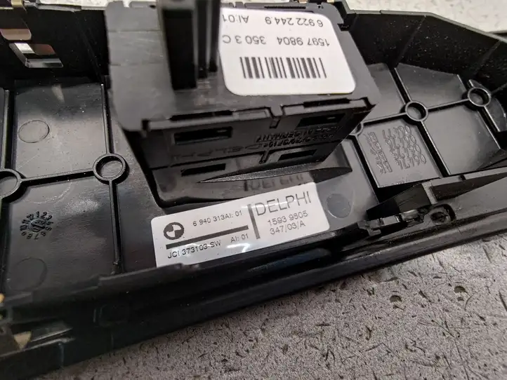 BMW 5 E60 E61 (2004 - 2010) 6940313 Кнопка стеклоподъемников — фото 2