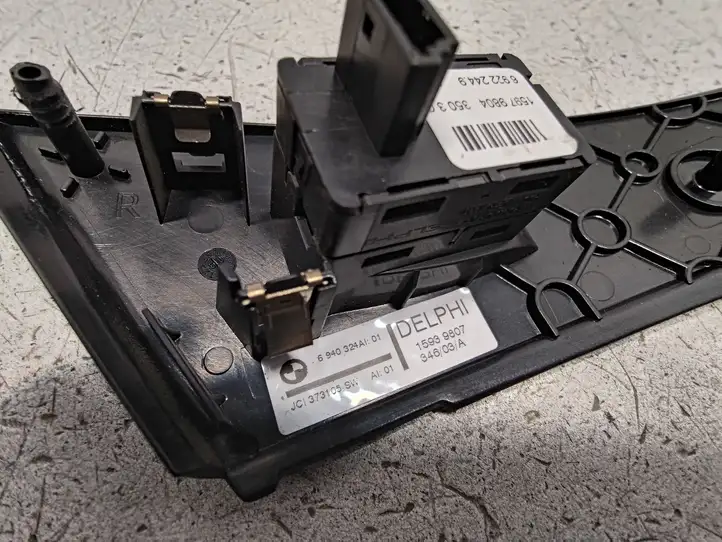 BMW 5 E60 E61 (2004 - 2010) 6940324 Кнопка стеклоподъемников — фото 3