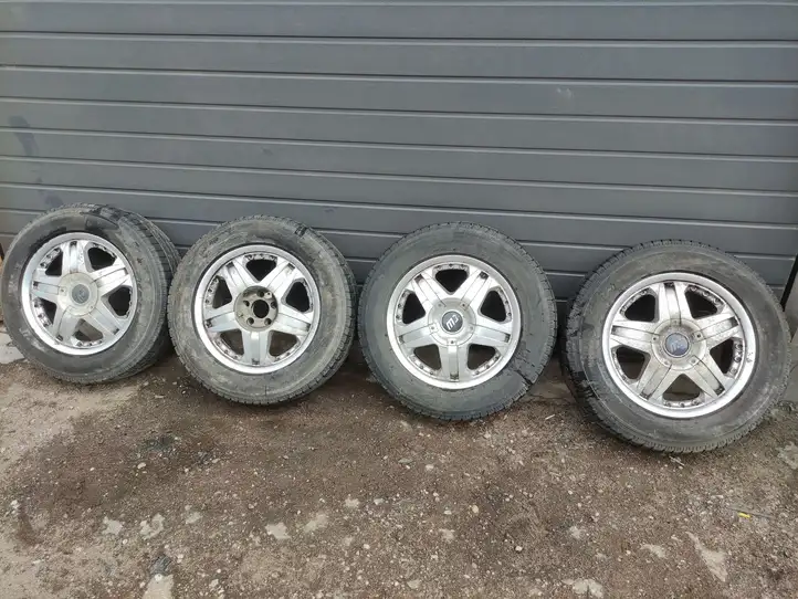 Land Rover Discovery 3 - LR3 (2004 - 2009) Легкосплавный колесный диск R18 — фото 1