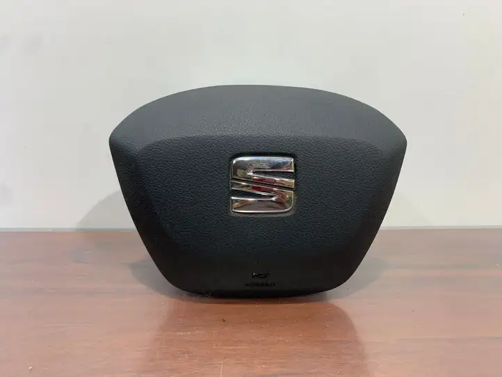 Seat Arona (2017 - ) 6F0880201JAAP Подушка безопасности руля — фото 1
