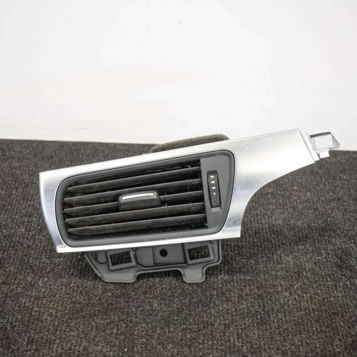 4G2820902 Audi A7 S7 4G Lango oro grotelės