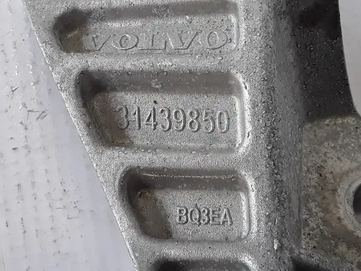Volvo XC60 (2017 - ) 31439850 Другая часть кузова — фото 4