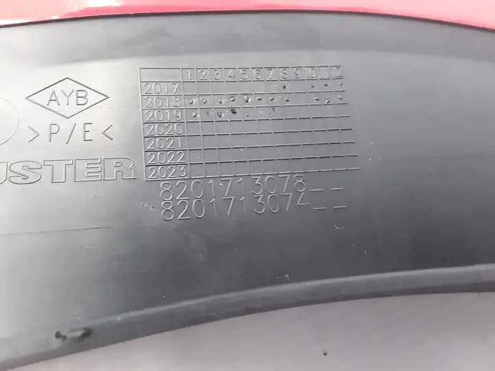 Dacia Duster (2017 - ) 8201713078 Молдинг крыла — фото 3