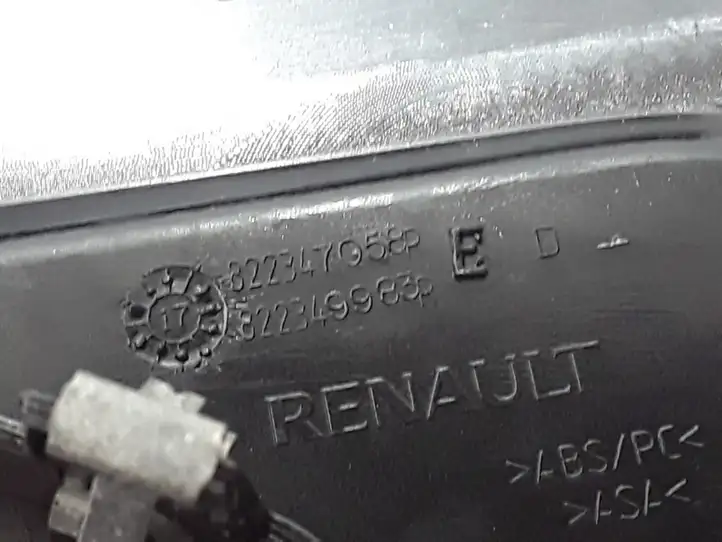 Renault Captur (2013 - 2020) 822347058R Молдинги задней двери — фото 2