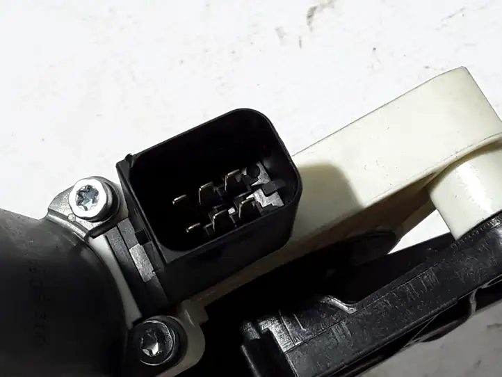 Mercedes-Benz E C207 W207 (2009 - 2017)  A2077200146 Механизм подъема окон передней двери