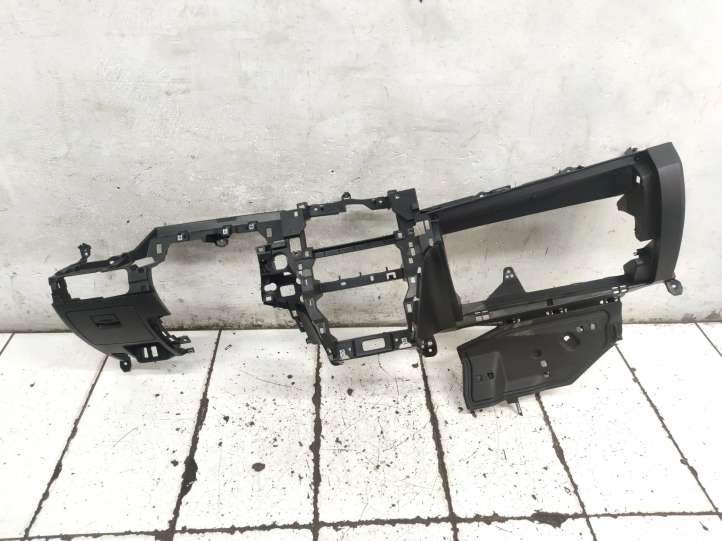 5530305030 Toyota Avensis T270 Panelė