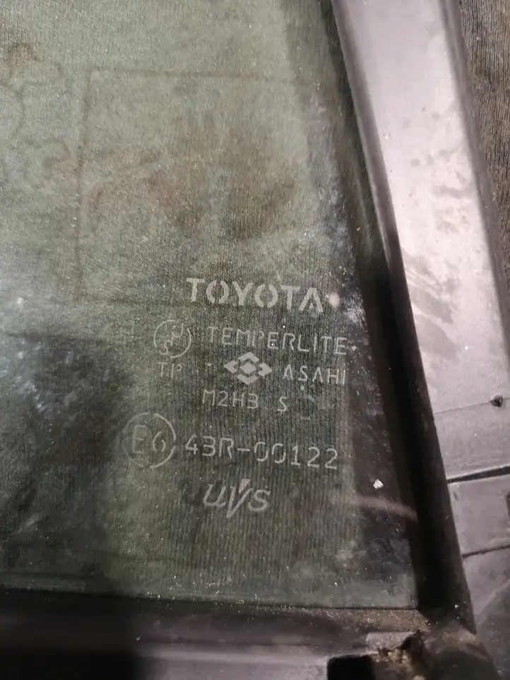 Toyota RAV 4 (XA30) (2006 - 2016) 43R00122 Форточка двери — фото 4