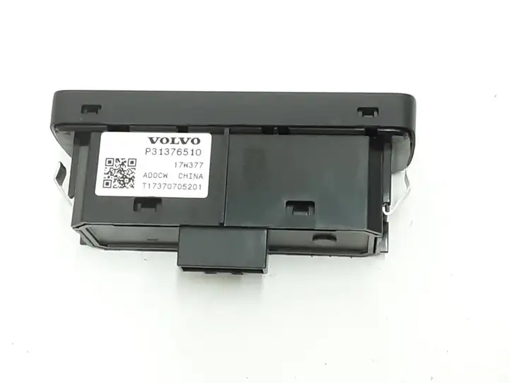Volvo XC90 (2014 - 2019) 31376510 Кнопка закрытия багажника — фото 1