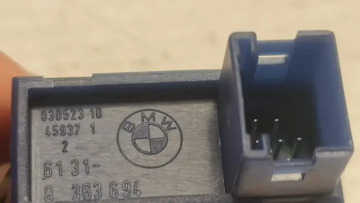 BMW 5 E39 (1996 - 2003)  61318363694 Выключатель ASR)