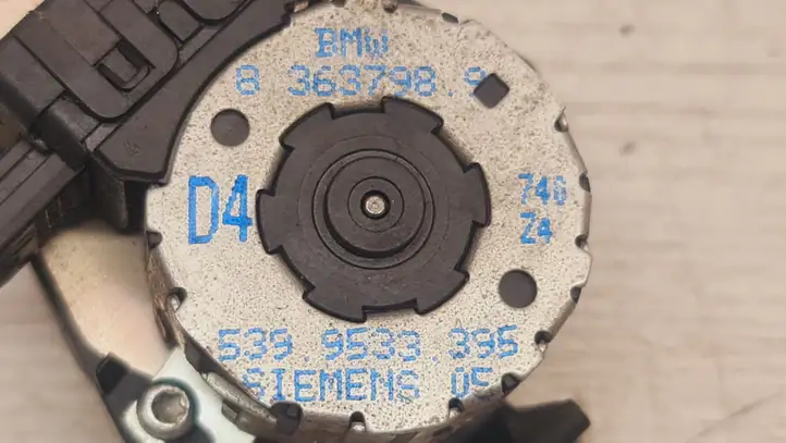 BMW 5 E39 (1996 - 2003) 5399533395 Двигатель задвижки потока воздуха — фото 4