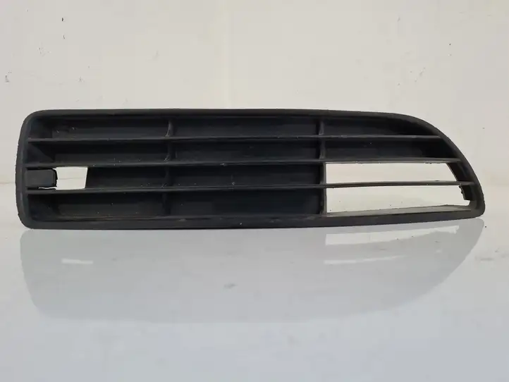 Audi A4 S4 B5 8D (1999 - 2001) 8D0807346B Нижняя решетка переднего бампера — фото 1