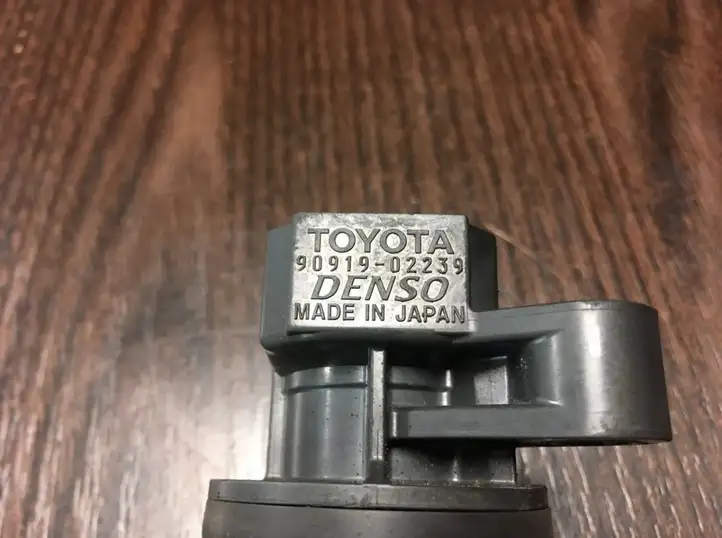 Toyota Corolla Verso E121 (2001 - 2004) 9010506283 Катушка зажигания — фото 7