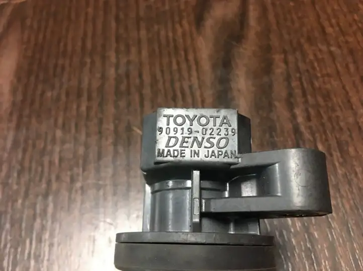Toyota Corolla Verso E121 (2001 - 2004) 9010506283 Катушка зажигания — фото 8