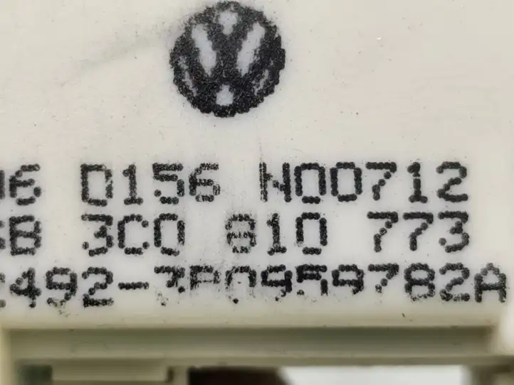 Volkswagen PASSAT B6 (2005 - 2010) 3C0810773 Привод замка крышки топливного бака — фото 2
