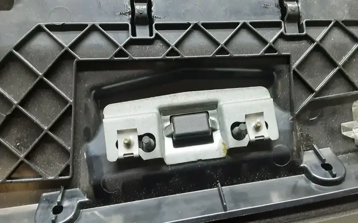 BMW 3 E90 E91 (2005 - 2012) 7075479 Бардачок в сборе — фото 5