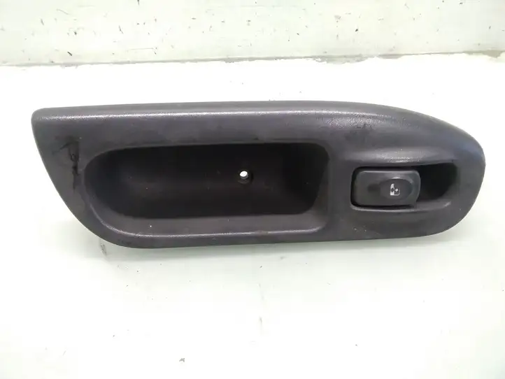 Renault Scenic I (1996 - 2003) Ручка закрывания двери — фото 1