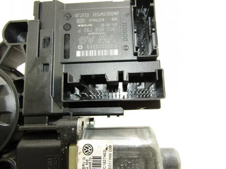 Volkswagen PASSAT B6 (2005 - 2010)   Механизм подъема окон передней двери