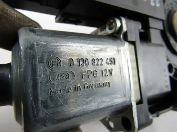 Volkswagen PASSAT B6 (2005 - 2010)   Механизм подъема окон передней двери