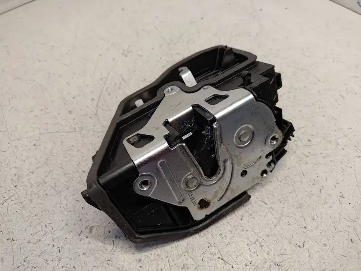 BMW 3 F30 F35 F31 (2012 - 2018) 7202147 Замок задней двери — фото 1