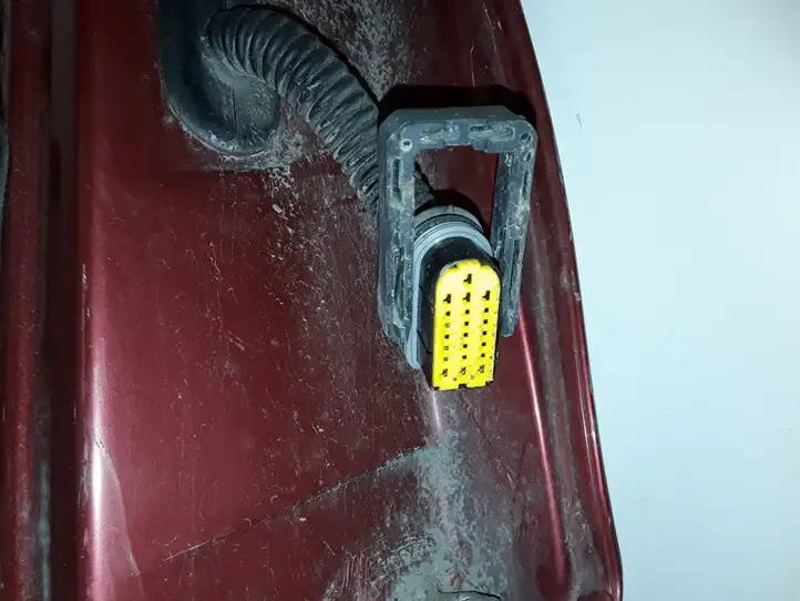 Renault Scenic I (1996 - 2003) 7751472139 Задняя дверь — фото 4