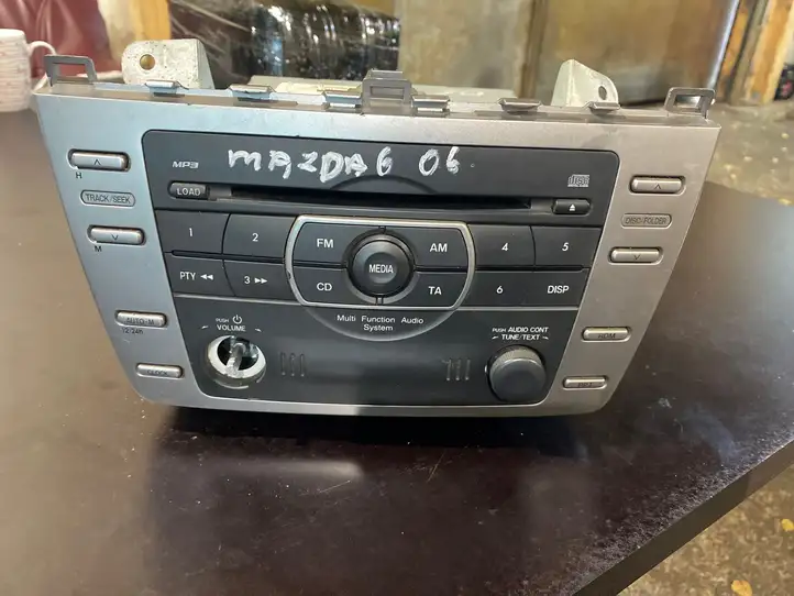 Mazda 6 (2005 - 2007) GS1D669R0A Магнитола / мультимедийная система — фото 1
