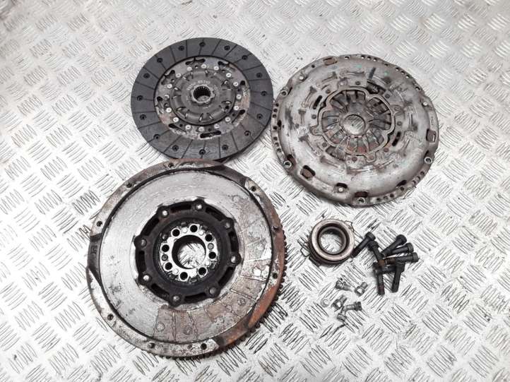 3125005210 Toyota Auris E180 Sankabos komplektas