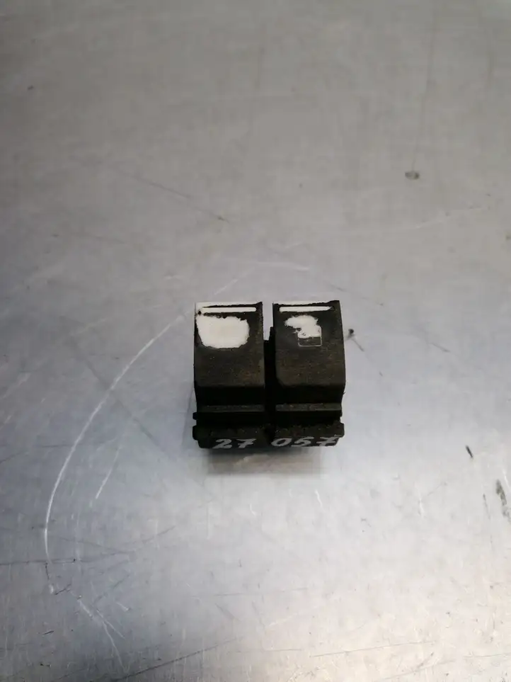Volkswagen Golf V (2003 - 2009) 1K03959857 Блок кнопок стеклоподъемников — фото 1