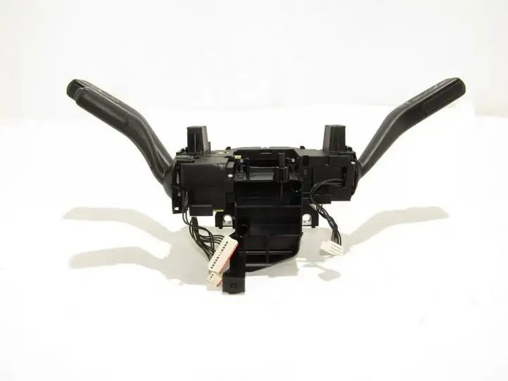 Volkswagen PASSAT B6 (2005 - 2010)   Мултифункционный включатель управления / ручка