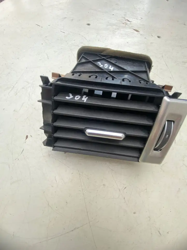 Land Rover Evoque I (2011 - 2015) BJ32018B08BB Боковой воздушный дефлектор — фото 6