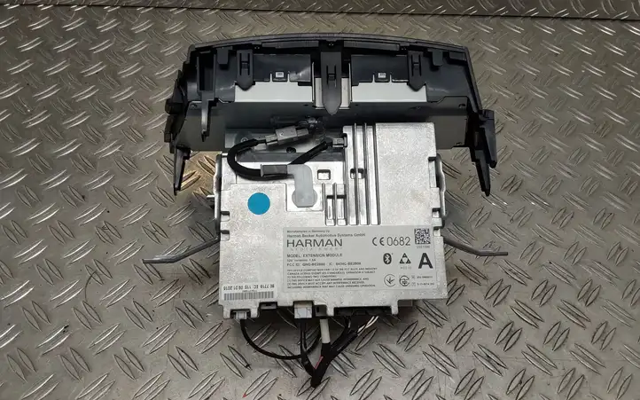 Toyota Prius+ (ZVW40) (2011 - 2018) 8614047230 Магнитола / мультимедийная система — фото 7